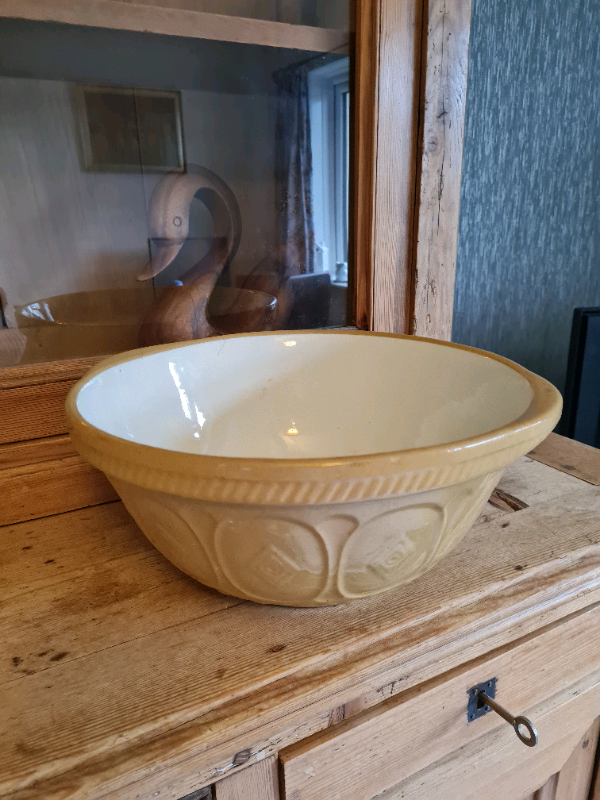 A Vintage 1950's 'Gripstand' T.G. Green Mixing Bowl
