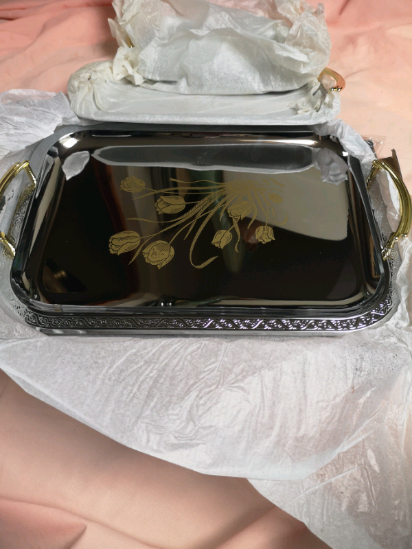 image for A deluxe serving tray set (brand new boxed) ideal gift.