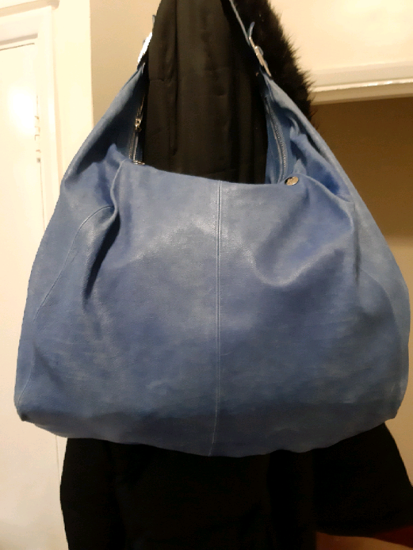 image for ROGER VIVIER LARGE BLUE LEATHER HANDBAG 