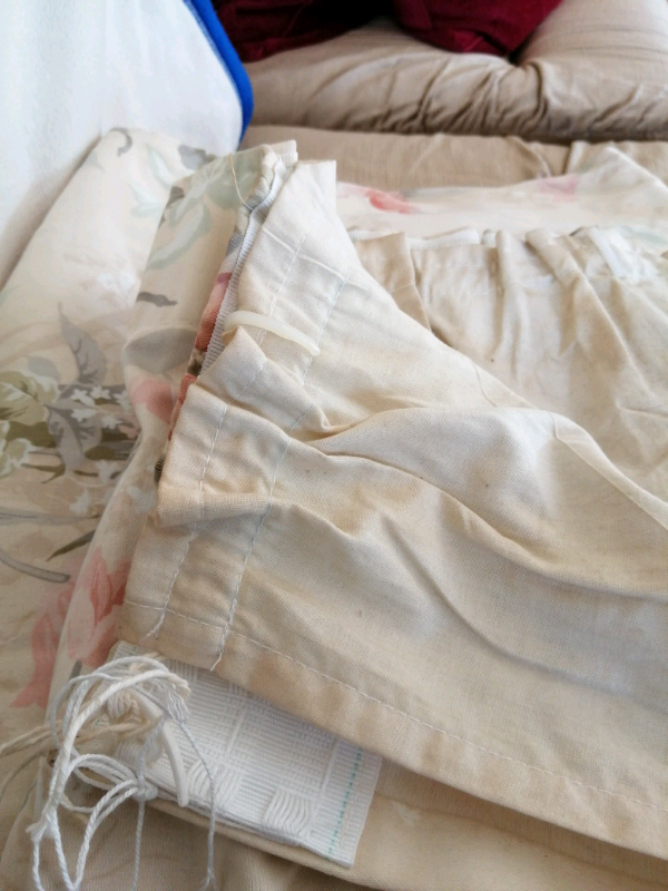 Pair of Floral pattern curtains, lined 