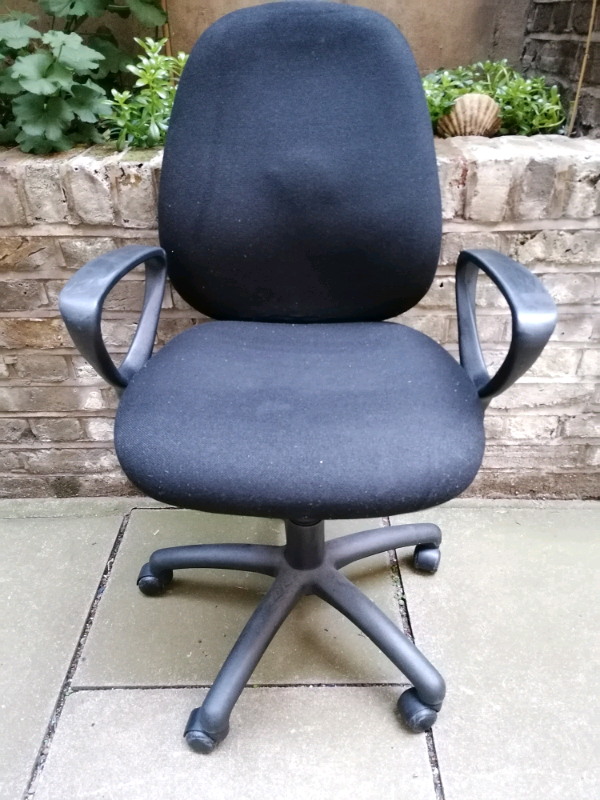 ERGONOMIC BLACK SWIVEL OFFICE CHAIR - 2 x ADJUSTMENT LEVERS & ARM REST