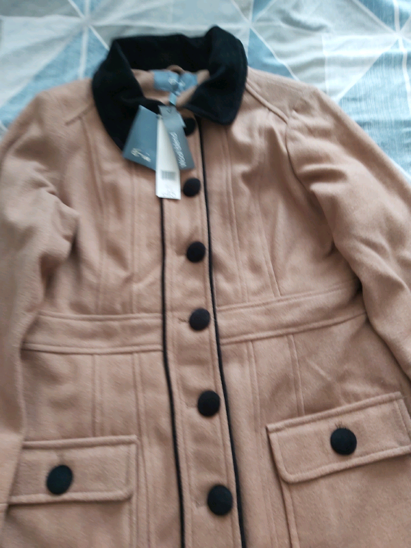 LADİES COAT BY E-VIE Size 12 brand new