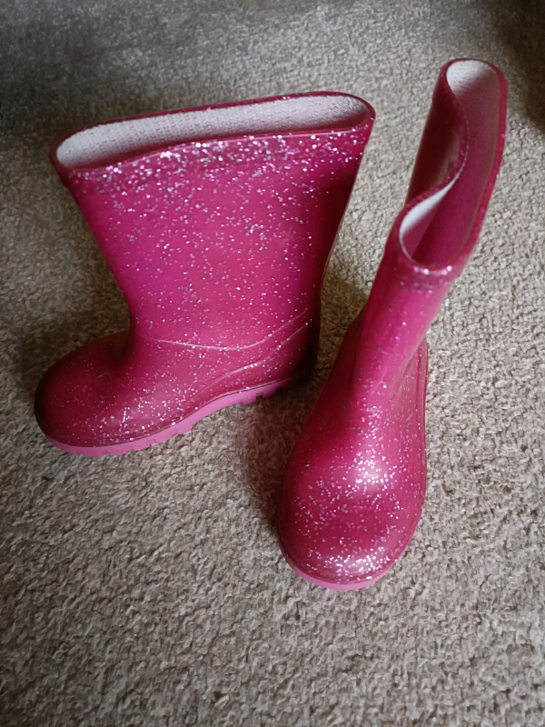 image for Girls wellies size 6
