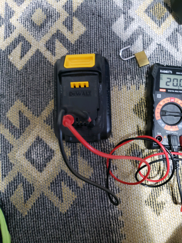 image for dewalt 20V /18V 3ah battery 