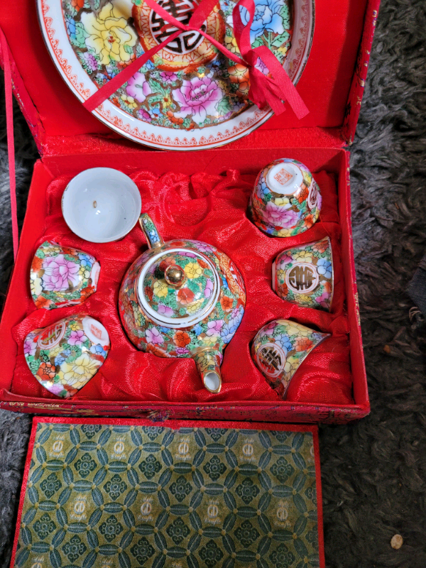 image for Brandnew Chinese tea set.