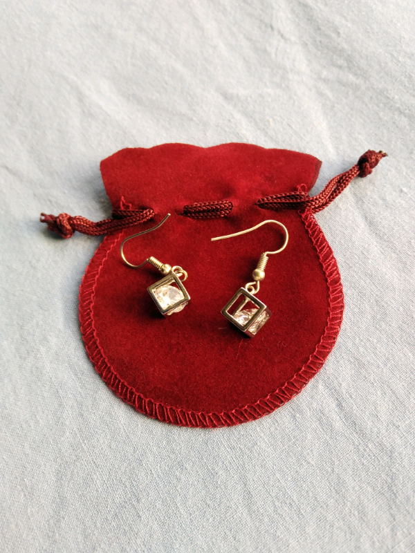 Cubed glass earrings.. *Brand new*