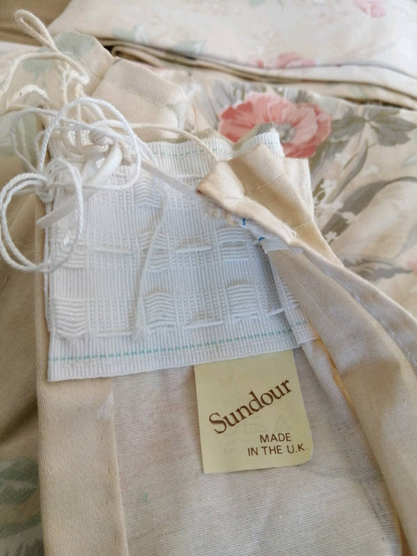 Pair of Floral pattern curtains, lined 