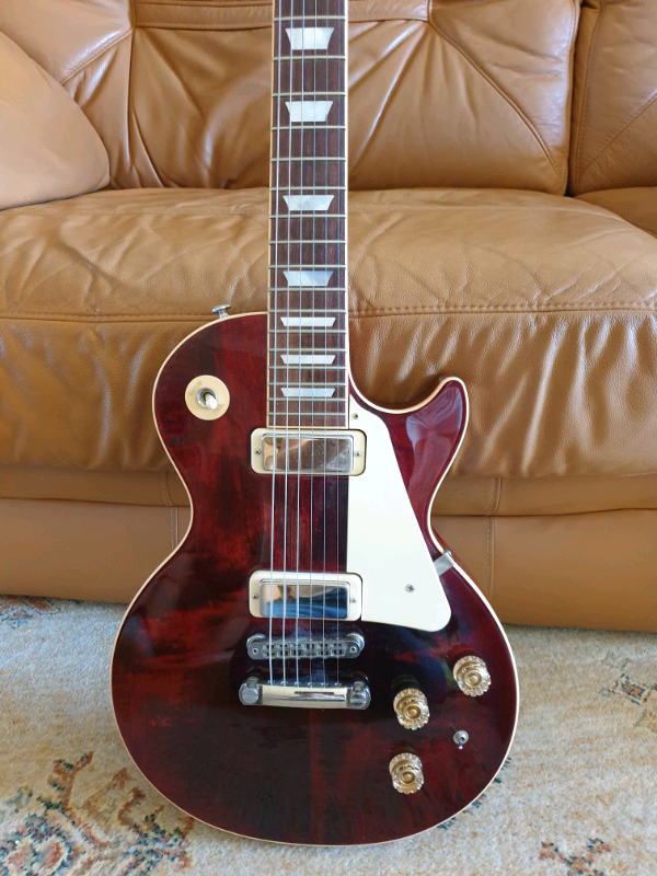 GIBSON LES PAUL DELUXE 