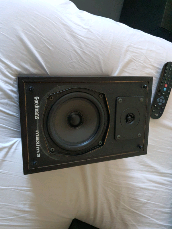 Good maxim 2 stereo speakers please read