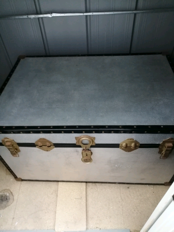image for Vintage trunk