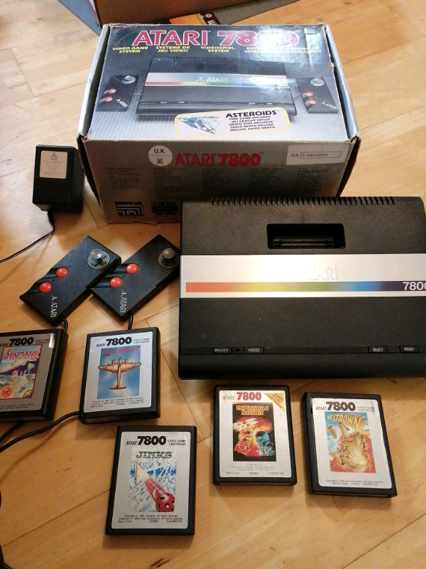 Atari 7800 game system m