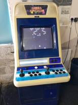 Full size arcade machine with over 7000 games