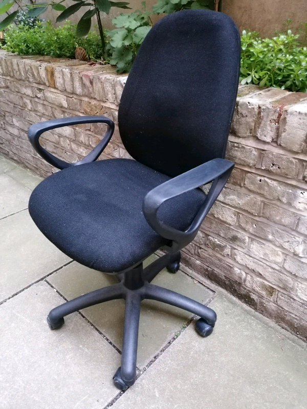ERGONOMIC BLACK SWIVEL OFFICE CHAIR - 2 x ADJUSTMENT LEVERS & ARM REST