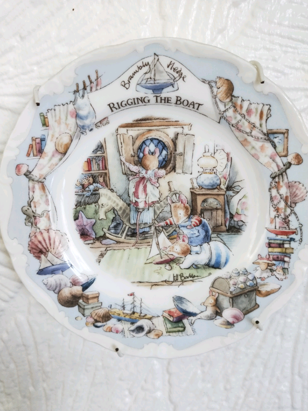 image for Royal Doulton Brambly Headge wall plate