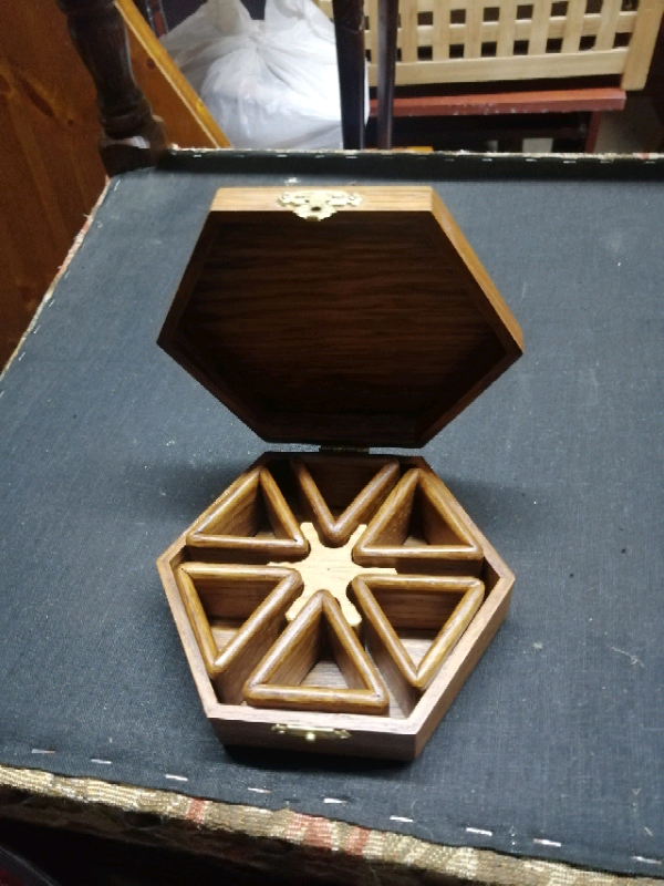 Hexaganol Treen box 