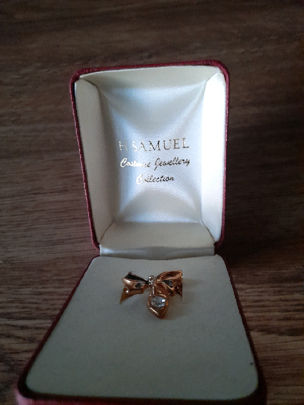 image for Brooch / H Samuel  costume  jewellery 