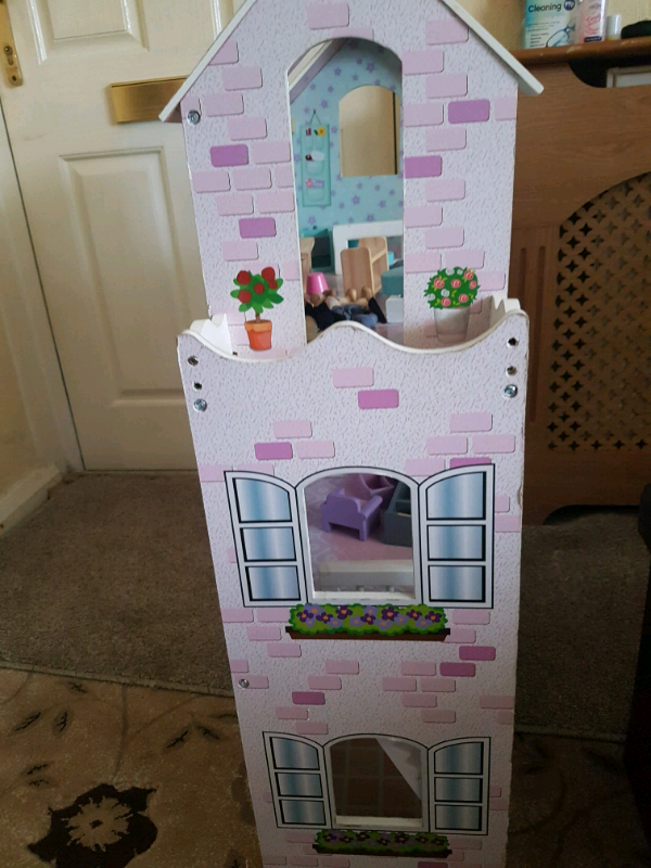Doll house 