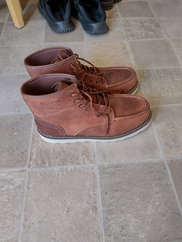New boots size 11 never worn 