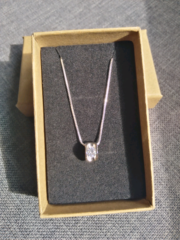 image for Silver heart pendant and chain *Brand new*