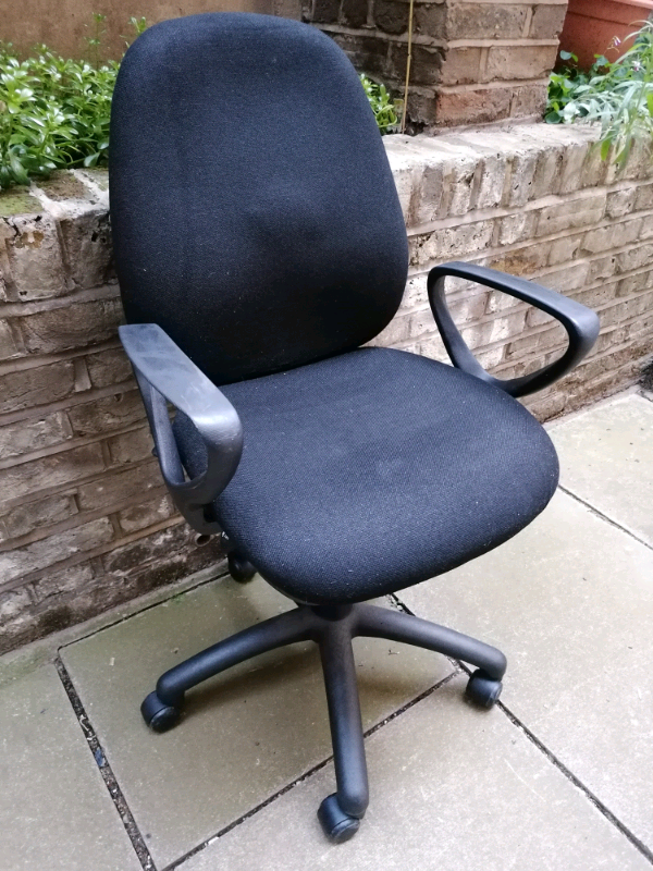 ERGONOMIC BLACK SWIVEL OFFICE CHAIR - 2 x ADJUSTMENT LEVERS & ARM REST