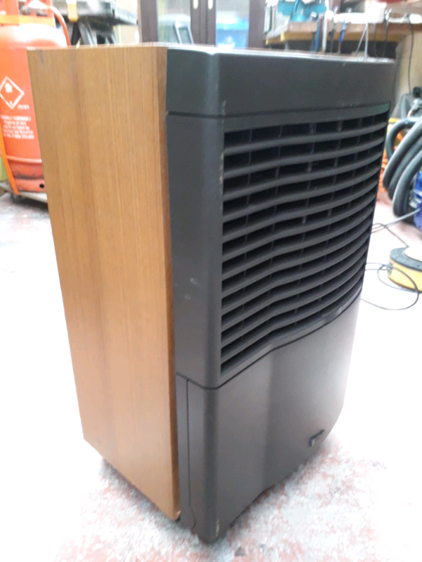 EBAC HOMEDRY 660 DEHUMIDIFIER IN EXCELLENT WORKING CONDITION 