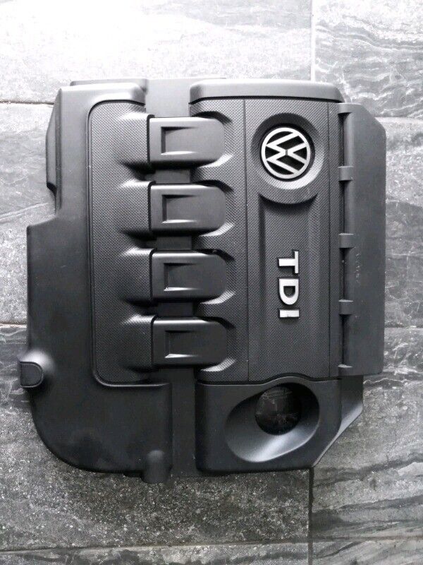 GENIUNE ENGINE MK7 COVER LID FOR A VOLKSWAGEN GOLF 04L 103 925 J