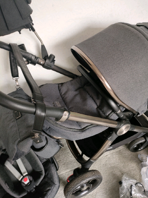 Mamas & Papas Ocarro Onyx Travel System .