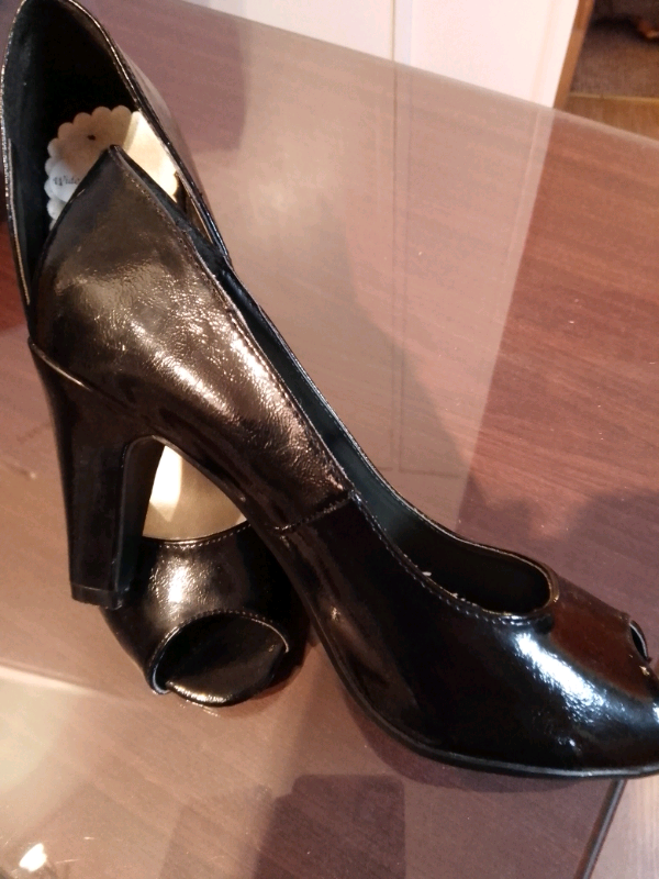 image for BLACK SHOES SIZE 4 WIDE FIT