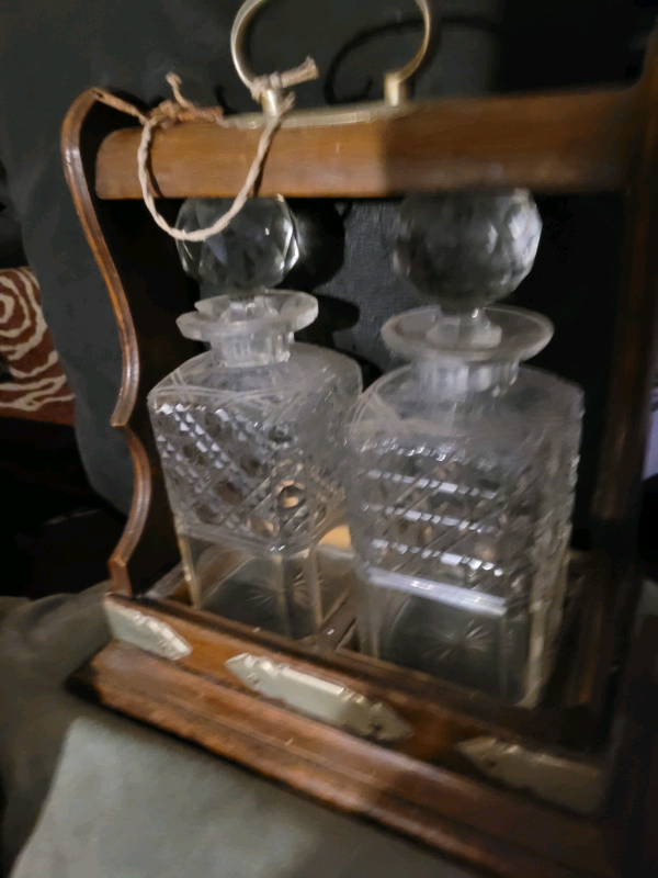 image for Decanters in a wooden locked set with 2x keys