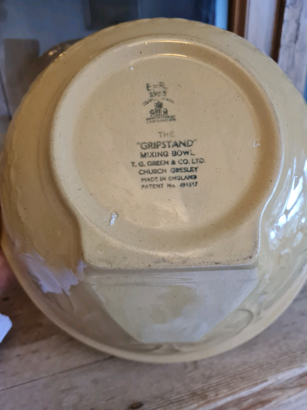 A Vintage 1950's 'Gripstand' T.G. Green Mixing Bowl