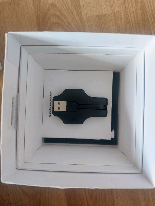 Original Alpha Mio Wrist Heart Rate Monitor / Fitness Tracker watch 