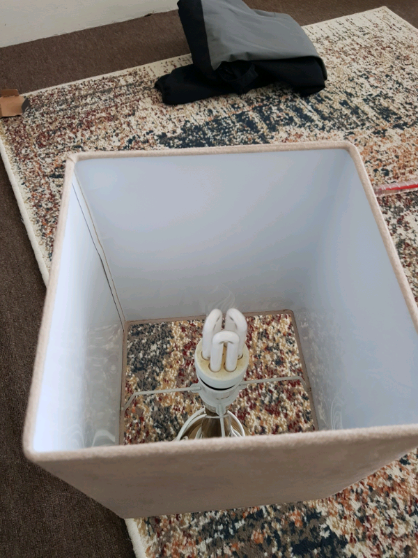 Table lamp