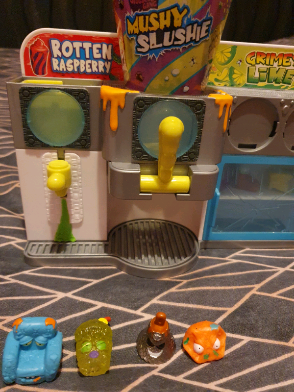 Toys mushy slushie monster machine 