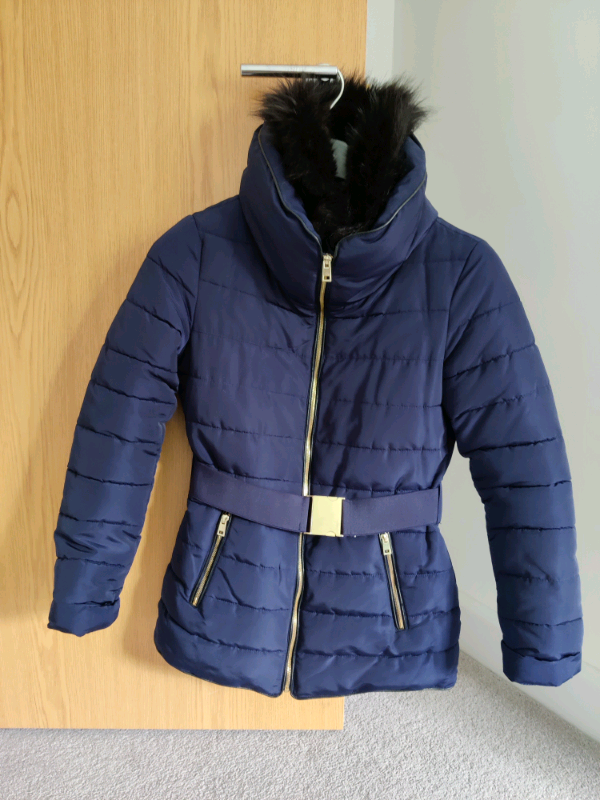 Navy puffer jacket size 36 with faux fur collar