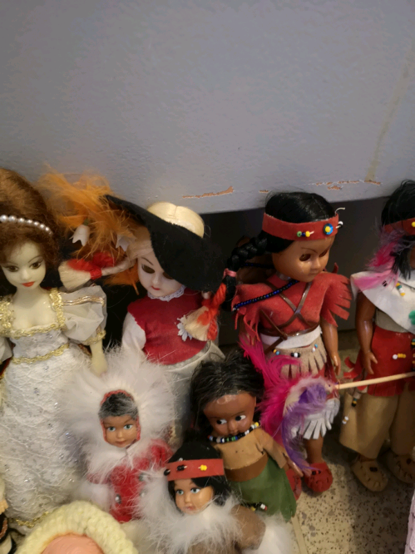 42 Vintage dolls collection 
