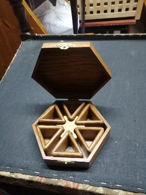 Hexaganol Treen box 
