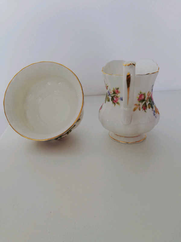 Royal Albert Moss Rose Jug and sugar bowl china