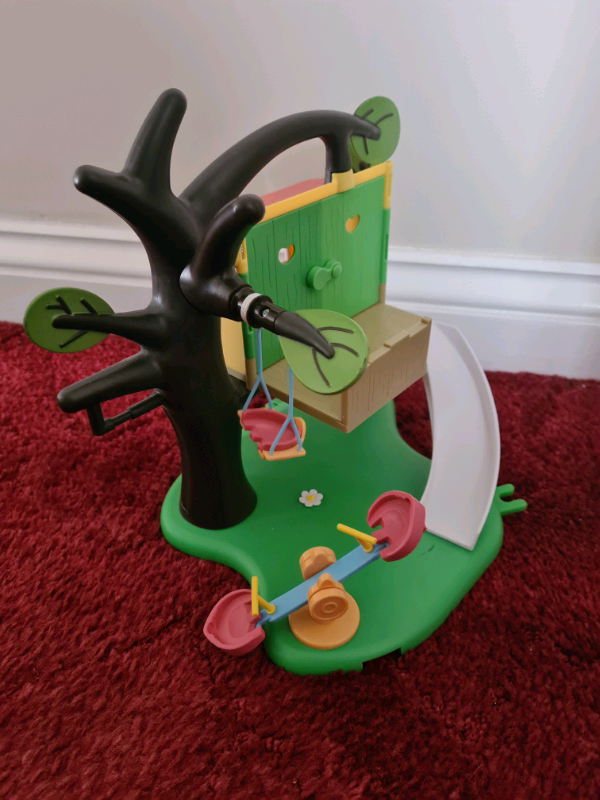 Peppa pig tree house with swing and lift toy