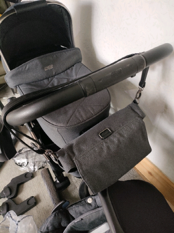 Mamas & Papas Ocarro Onyx Travel System .