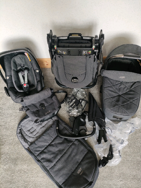 Mamas & Papas Ocarro Onyx Travel System .