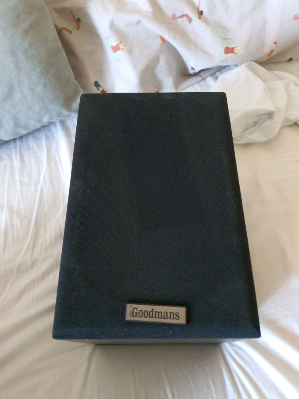 Good maxim 2 stereo speakers please read