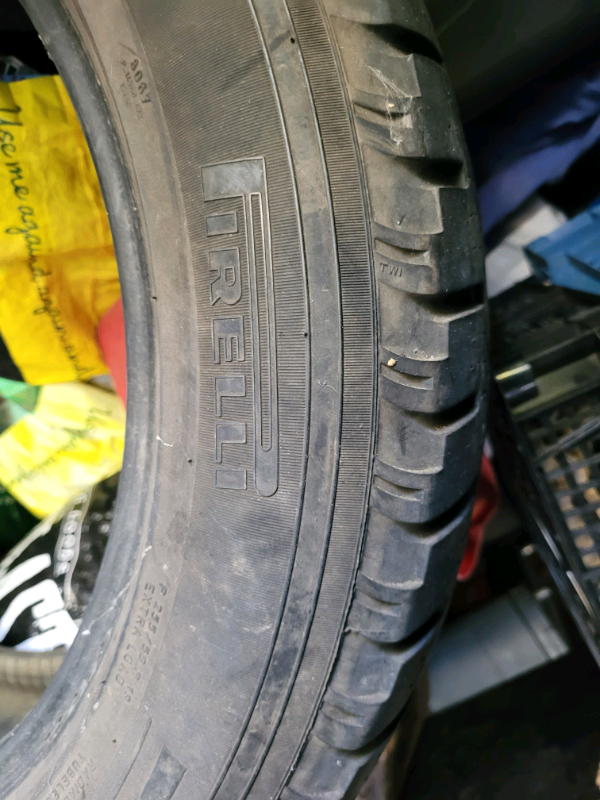image for Pierrelli Tyre with Brilliant Tred. 255.55.R19