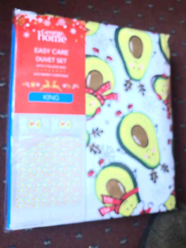 New in pack George avocado Christmas bedding king size