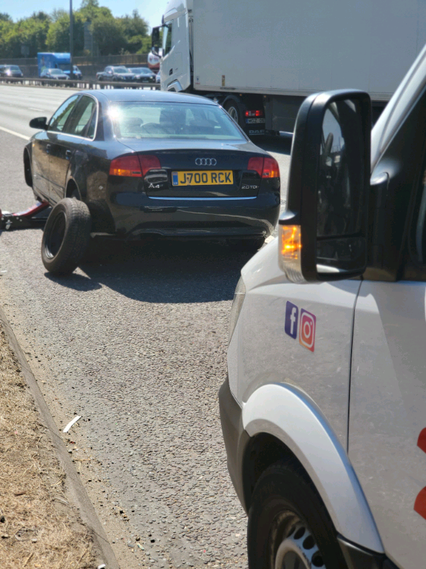 Mobile Tyre Fitter - Waltham Cross, Hertfordshire / EN87RQ