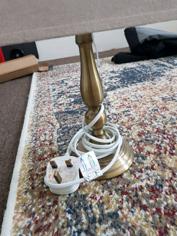 Table lamp