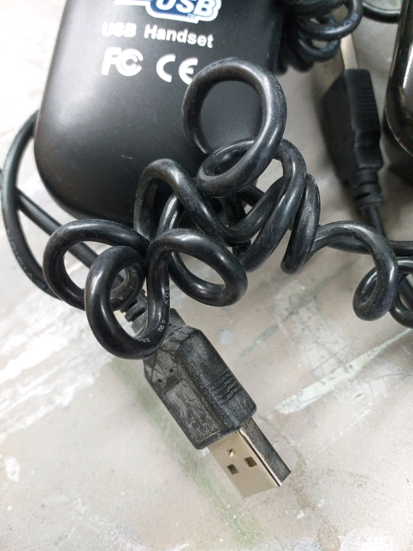 PC HEADSETS, DOCKS, HANDSETS BUNDLE