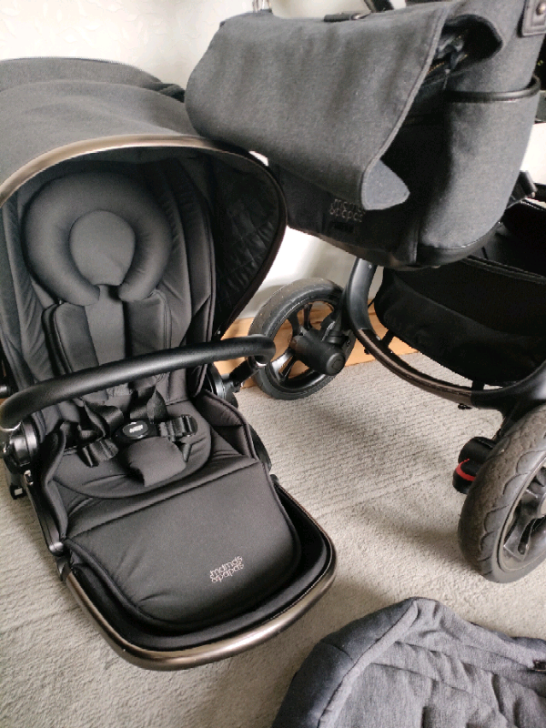 Mamas & Papas Ocarro Onyx Travel System .