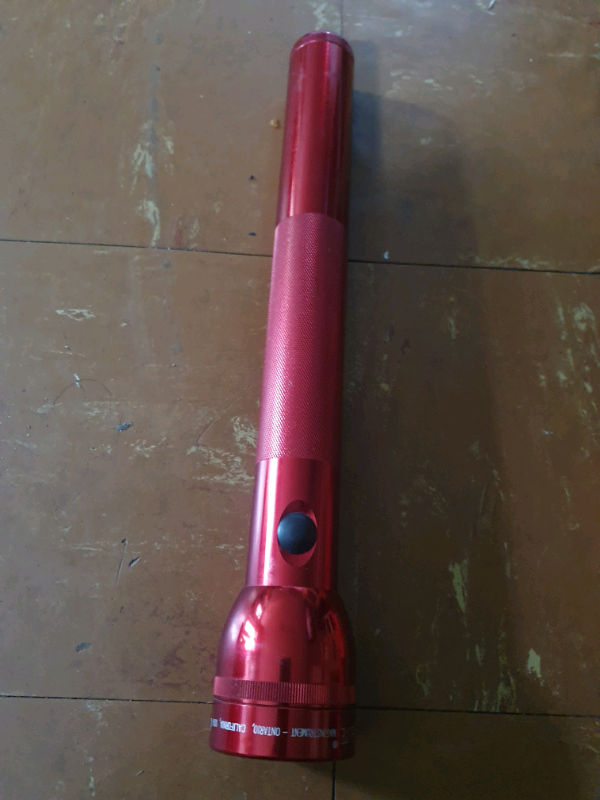 MAG LITE 15 INCHES LONG 