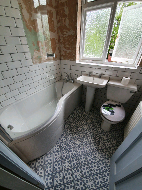 Handyman services in London, plumber, tiler,builder, painter,flooring 