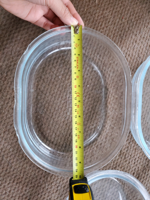 2x pyrex dishes